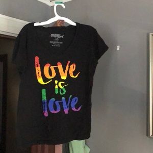 Love is love T-shirt